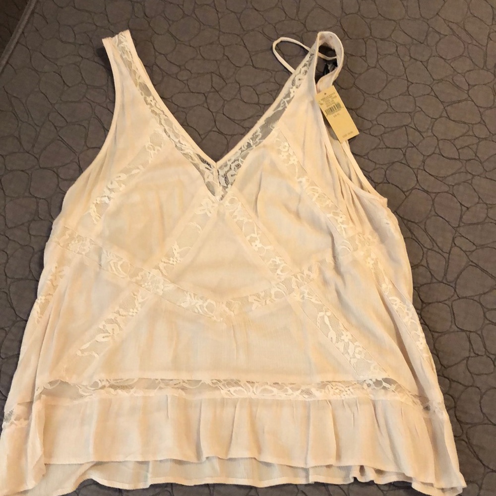 NWT blush/nude colored AE lace tank size XL